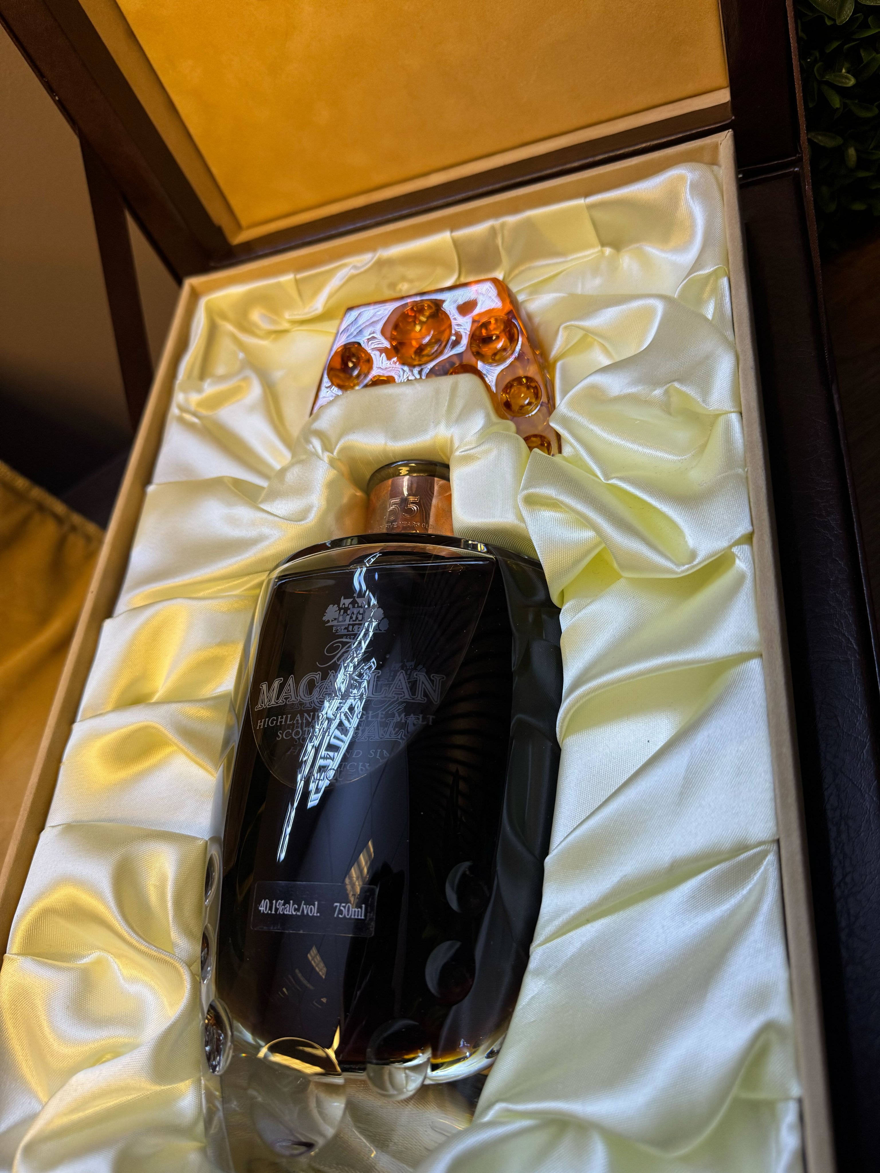 Macallan Lalique 55 Year Old Six Pillars Collection Pillar 2 thumbnail 2